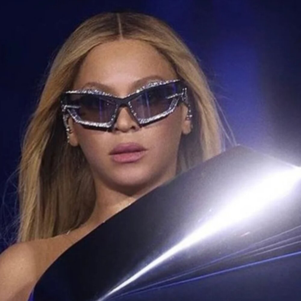 NEW GV40082I 02A GIVENCHY MATTE BLACK WITH STONES WOMEN GIVENCHY SUNGLASSES - Picture 5 of 12